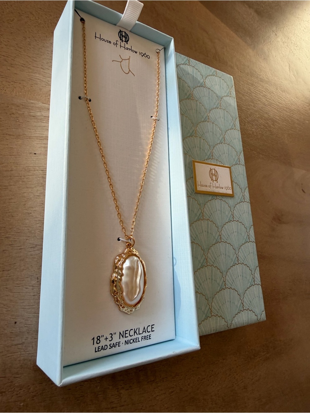 House of Harlow 1960 Gold Necklace with Pearl-Effect Pendant - Picture 3 of 7